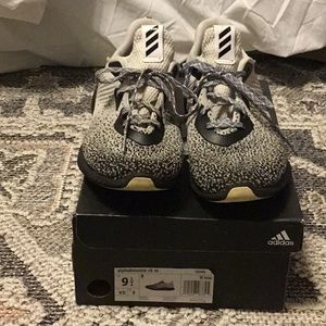 Adidas alphabounce men’s size 9.5